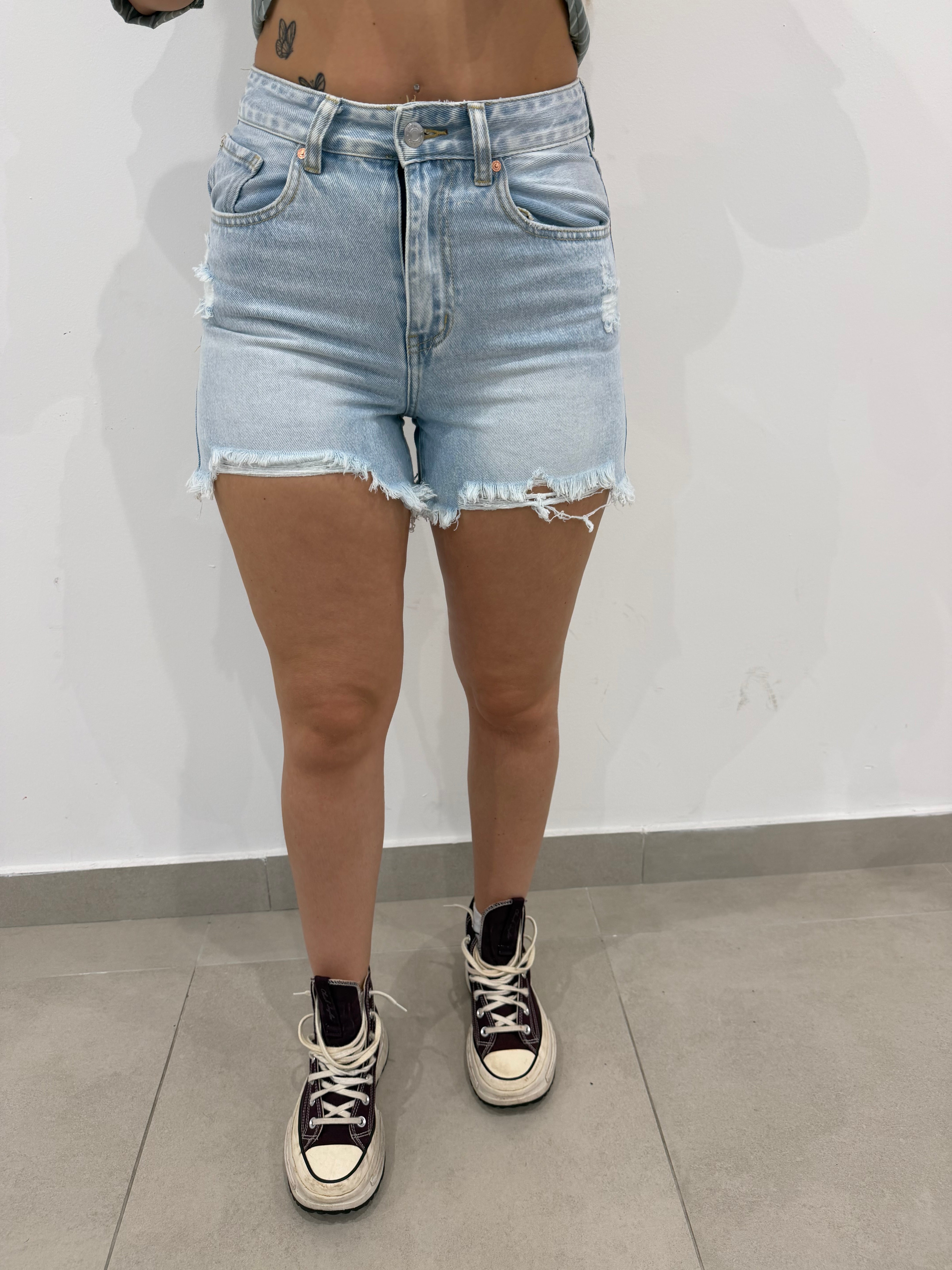 Shorts Gaia h6000