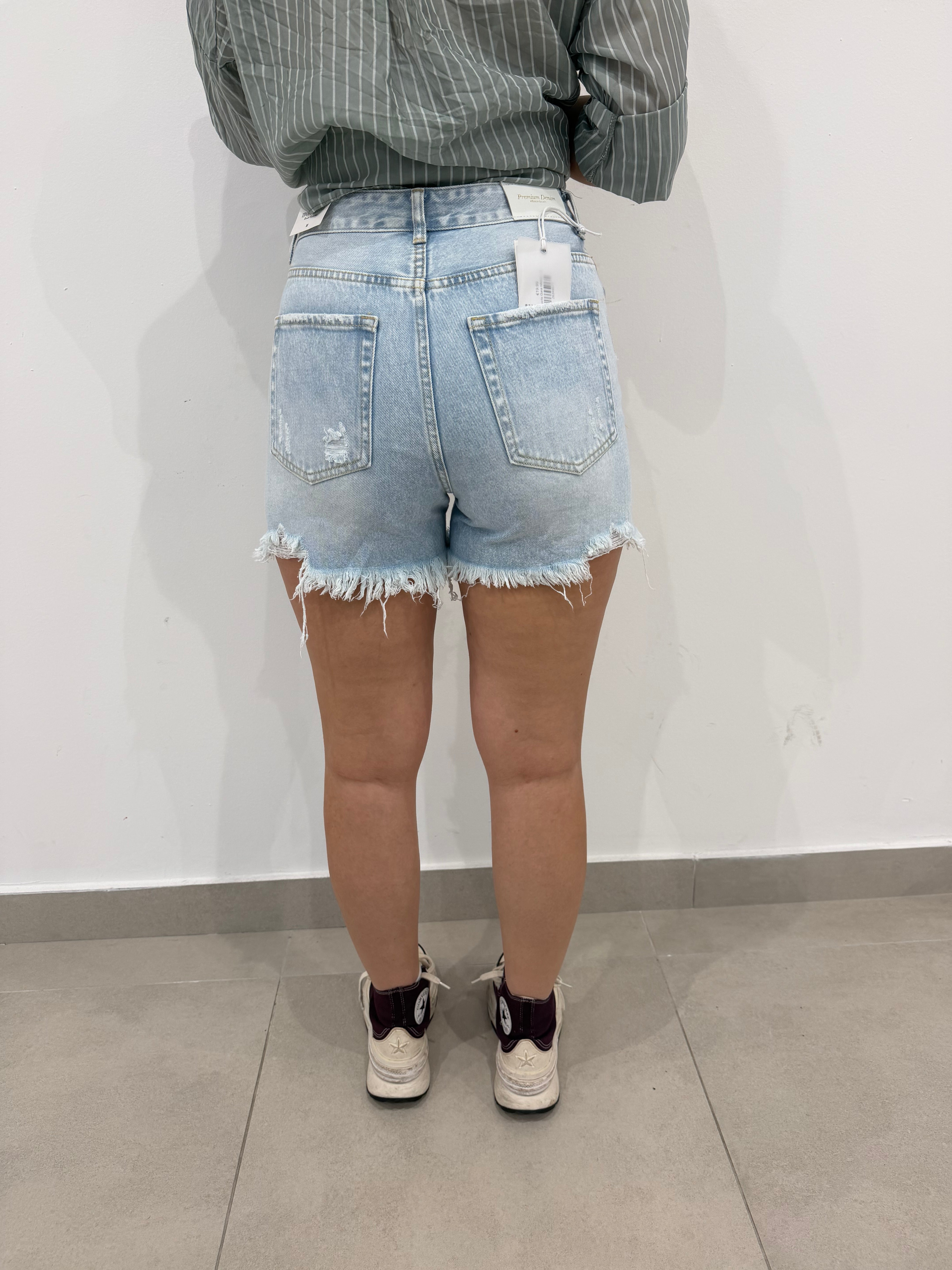 Shorts Gaia h6000